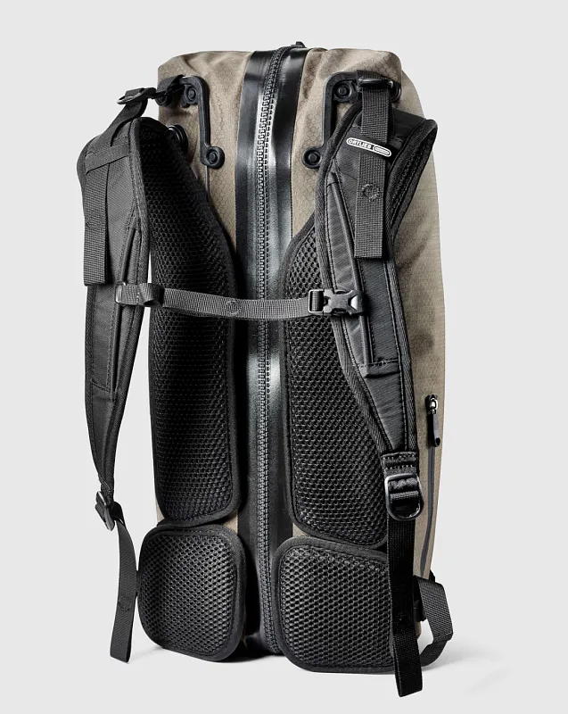 Рюкзак ASSOS ASSOS x ORTLIEB Atrack Backpack 25L 